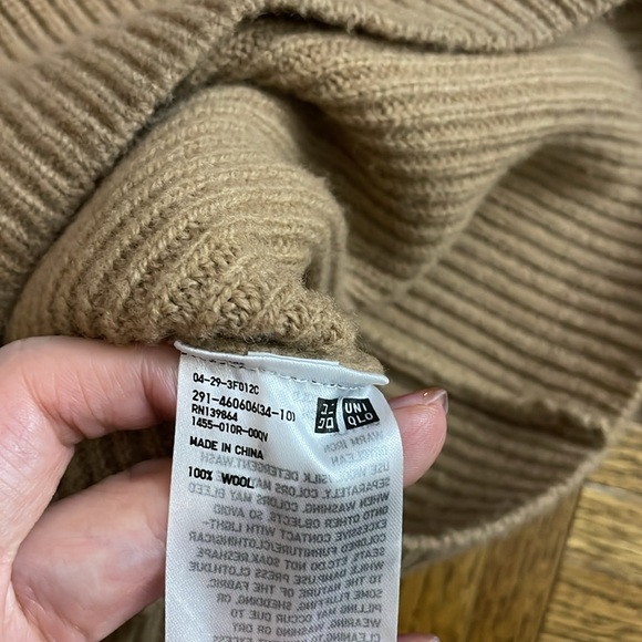 Uniqlo C Knit Dress - Picture 8 of 8